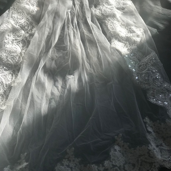 Wedding veil - Picture 3 of 3
